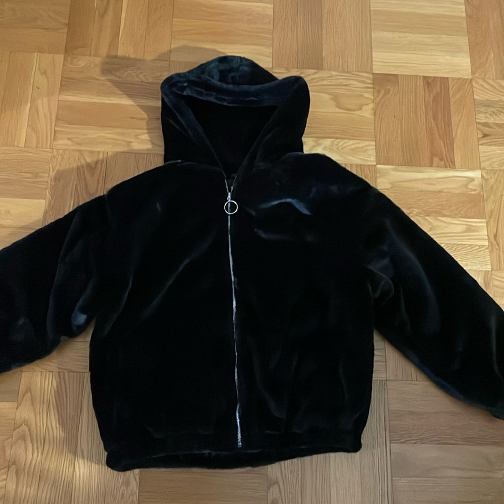 PrettyLittleThing Faux Fur Balloon Sleeved Hooded Jacket NWT